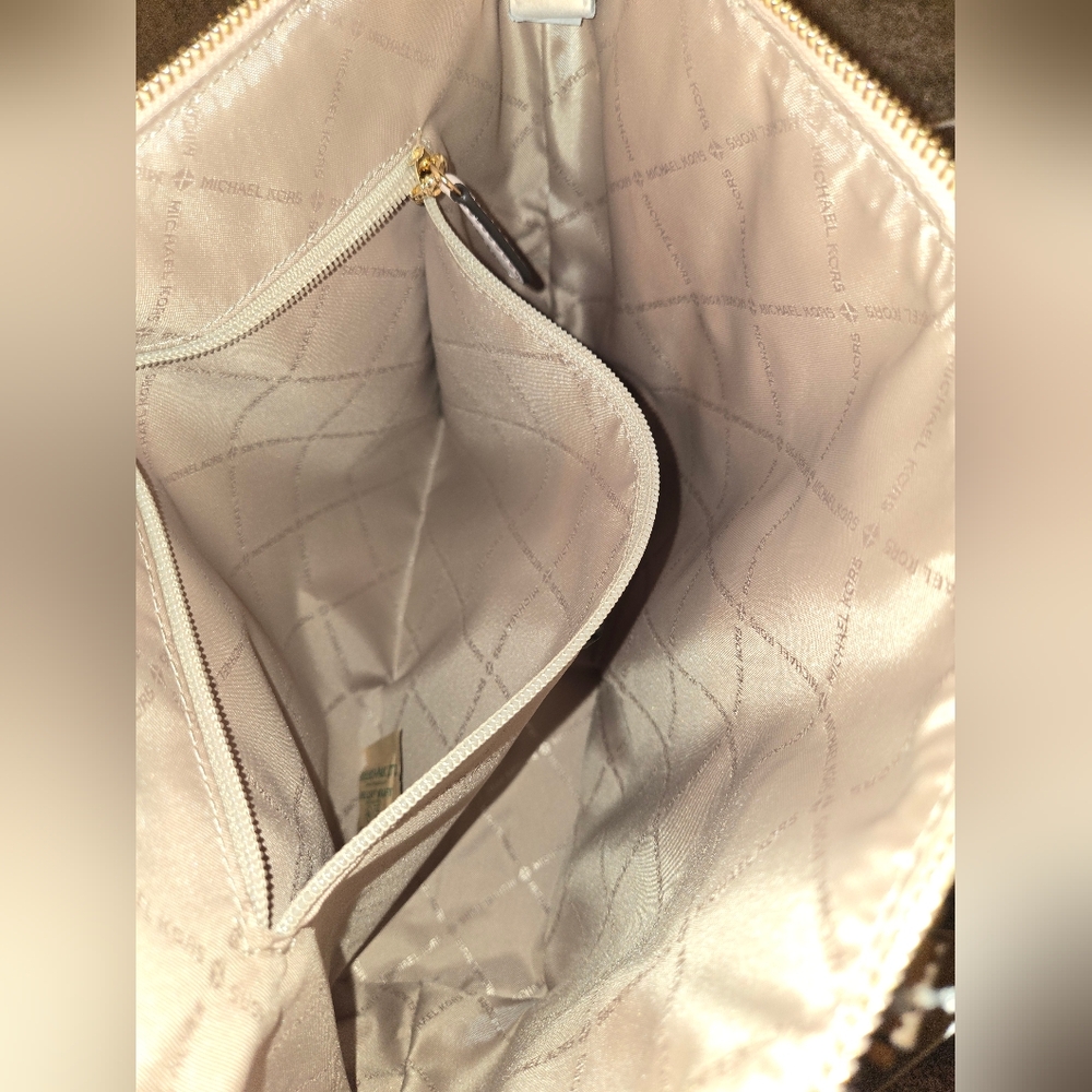 NWT Michael Kors Charlotte Signature Logo Metallic Tote Bag - Picture 6 of 10